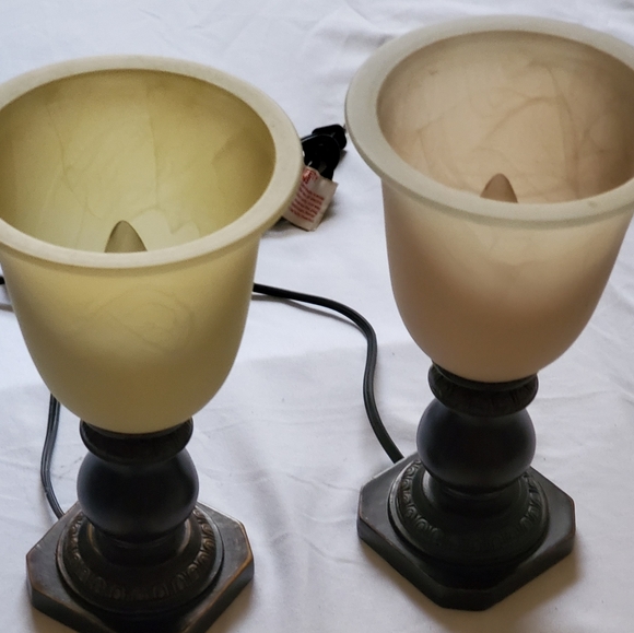 Lamp each 35 or 2 for 75 - Picture 2 of 3